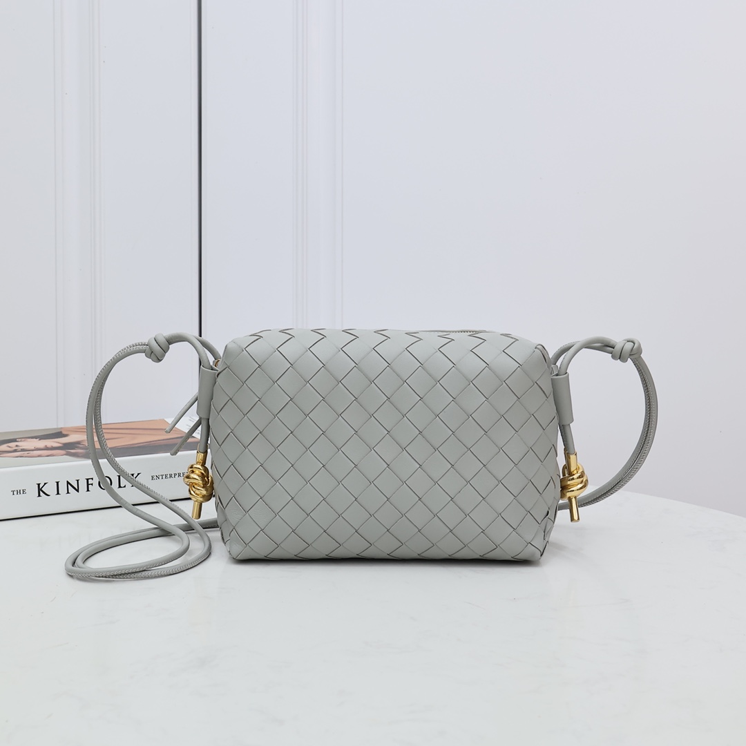 Bottega Veneta Small Loop Camera Bag - EUR FASHION