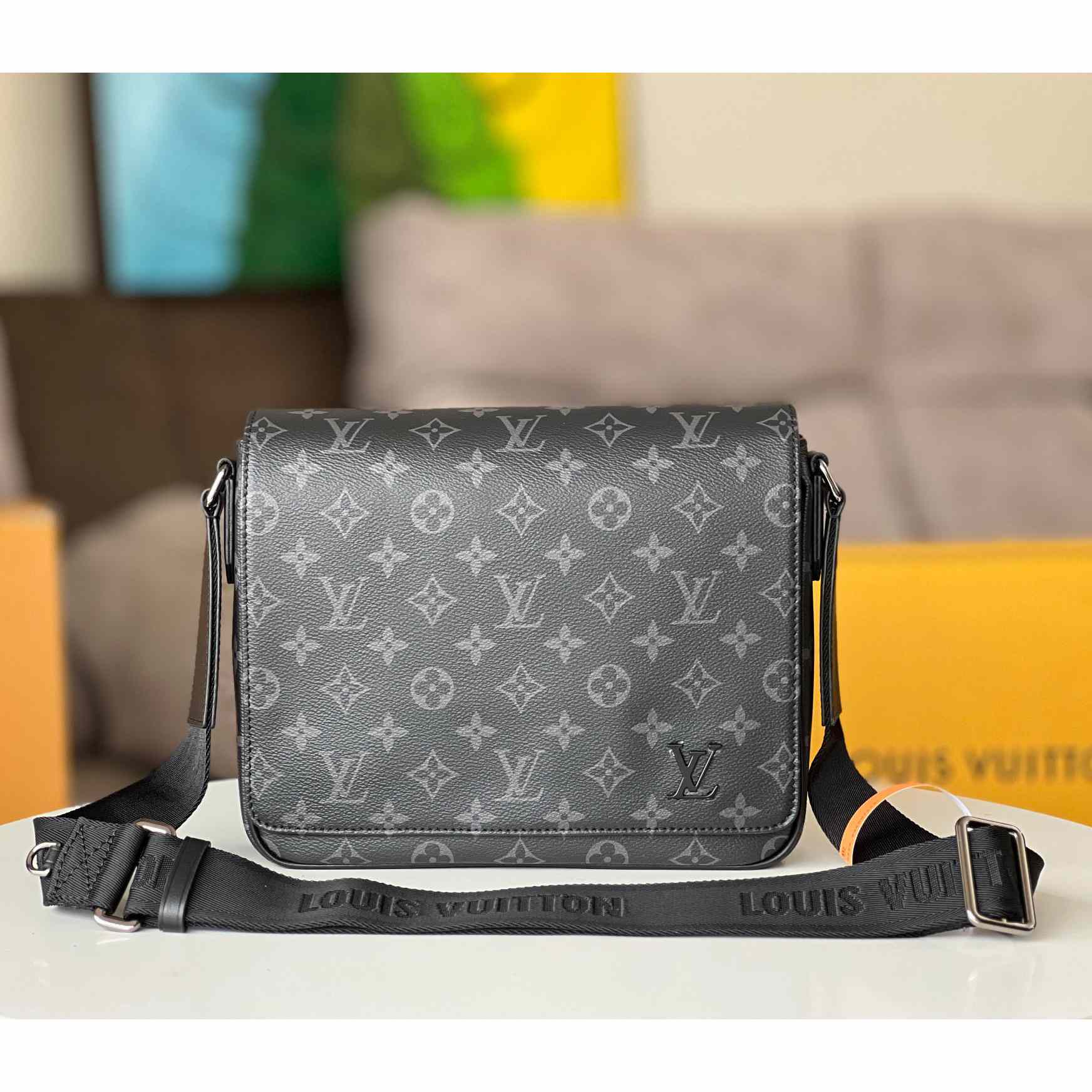 Louis Vuitton District PM (26 x 20 x 7cm)   M46255 - EUR FASHION