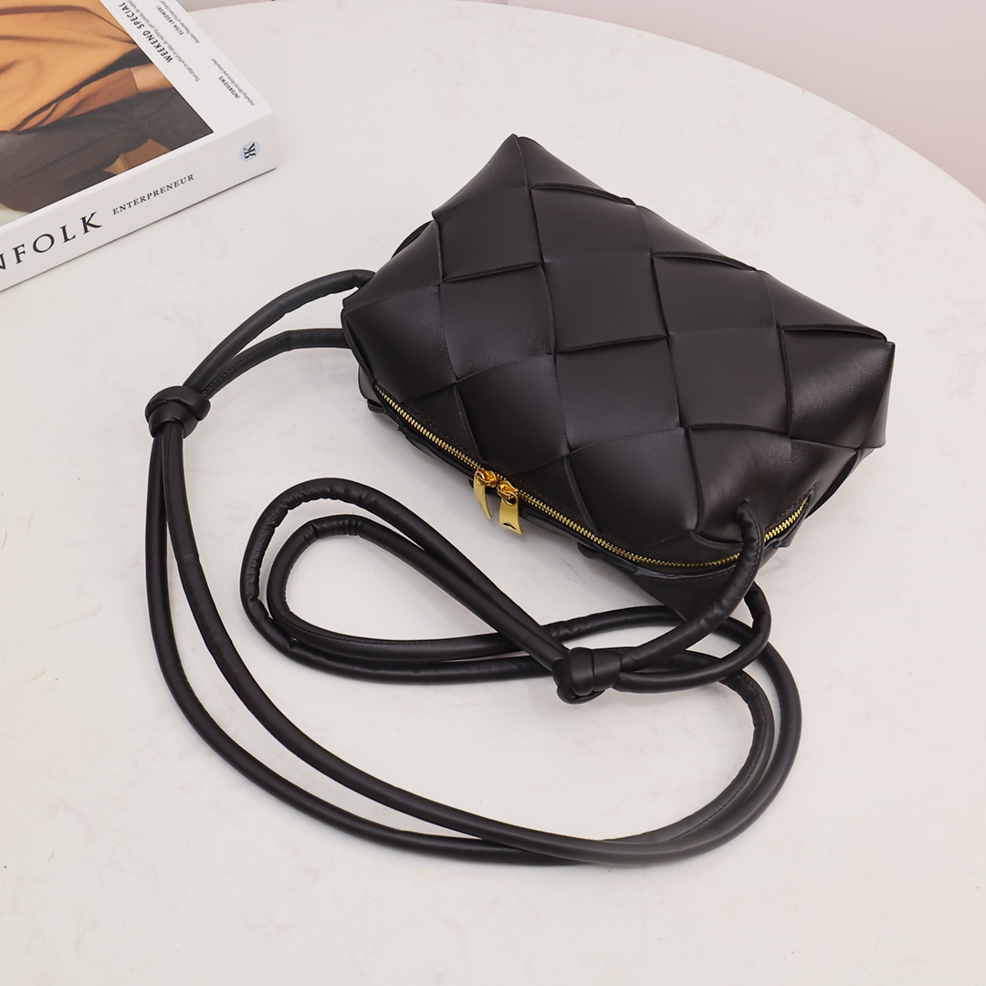 Bottega Veneta Small Cassette Camera Bag - EUR FASHION