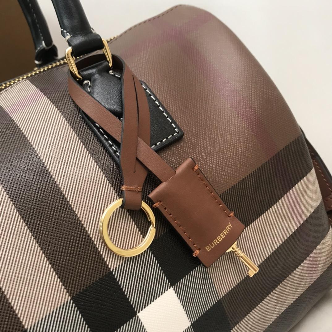 Burberry Medium Check-pattern Leather Bowling Bag (30 x 15 x 21cm) - EUR FASHION