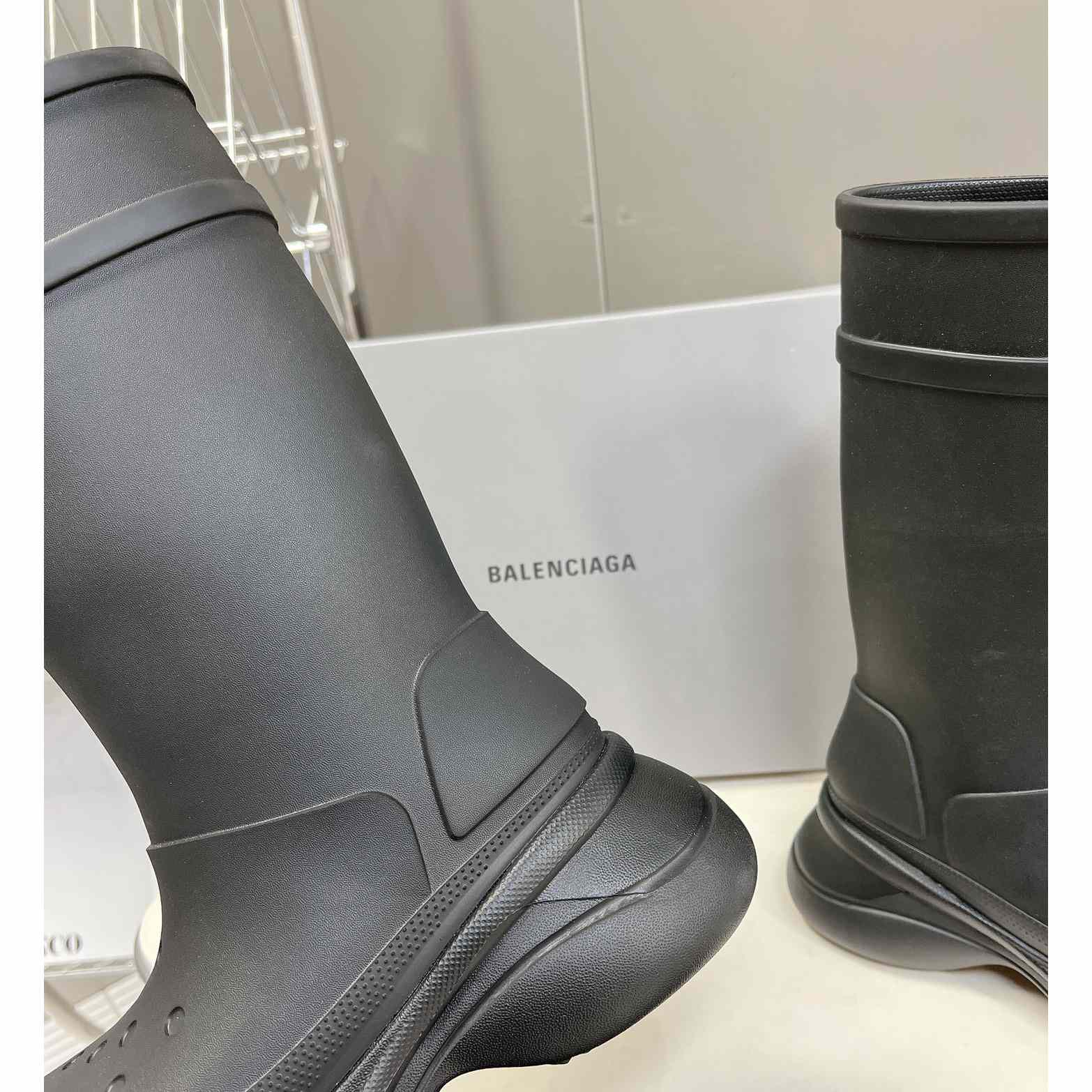 Balenciaga Crocs™ Boot In Black Rubber - EUR FASHION