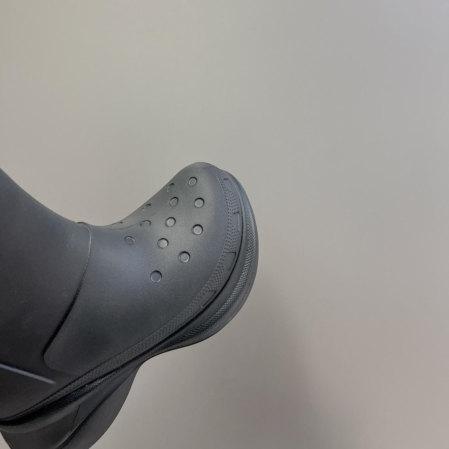 Balenciaga Crocs™ Boot In Black Rubber - EUR FASHION