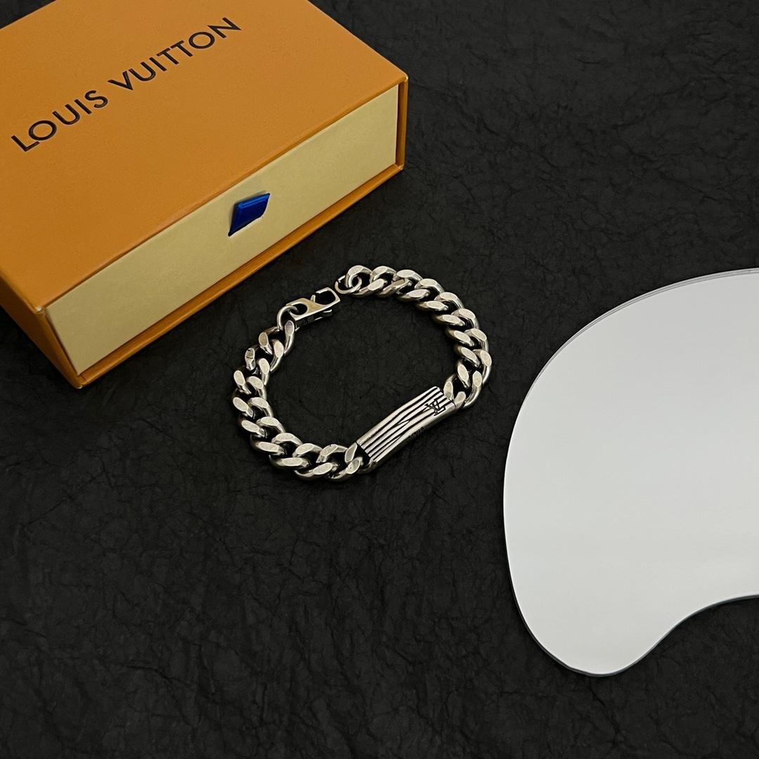 Louis Vuitton LV Epi Bracelet - EUR FASHION