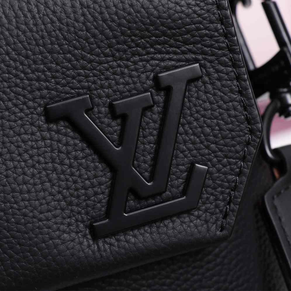 Louis Vuitton Fastline Messenger (23.5 x 18.x 7cm)   M22482 - EUR FASHION