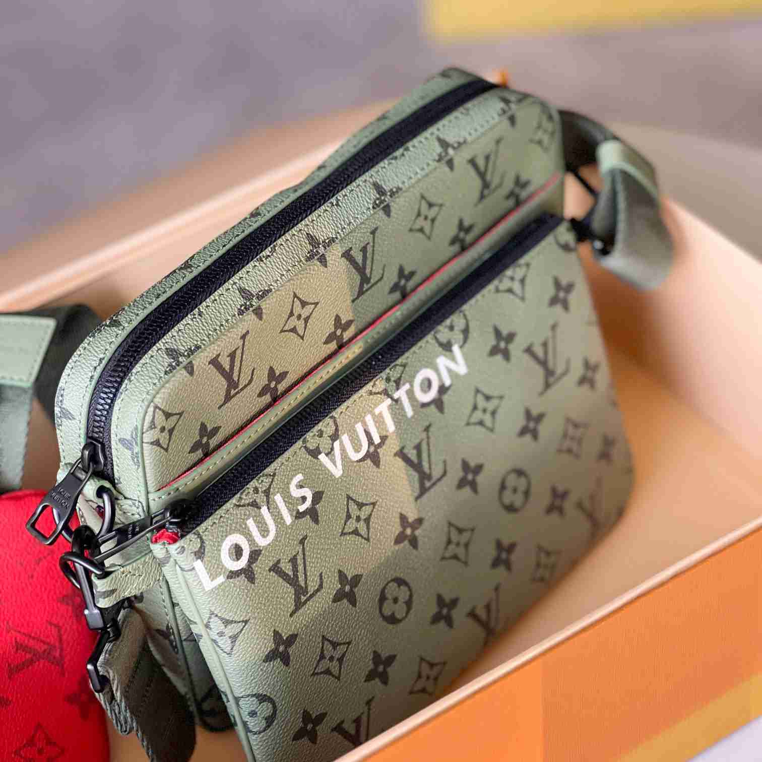 Louis Vuitton Trio Messenger   M23783 - EUR FASHION