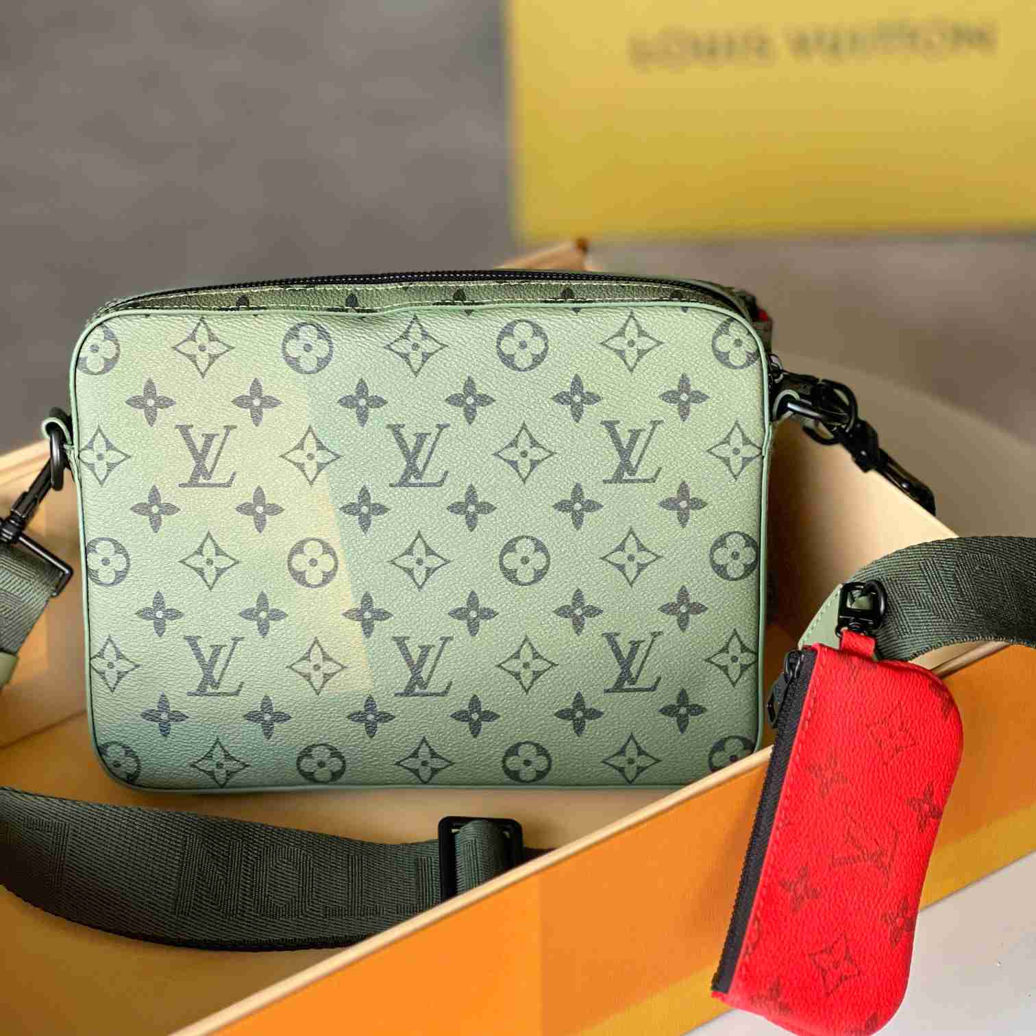 Louis Vuitton Trio Messenger   M23783 - EUR FASHION