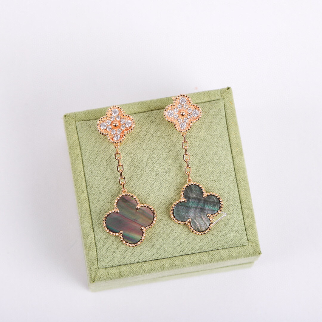 Van Cleef & Arpels Magic Alhambra Earrings, 2 Motifs - EUR FASHION