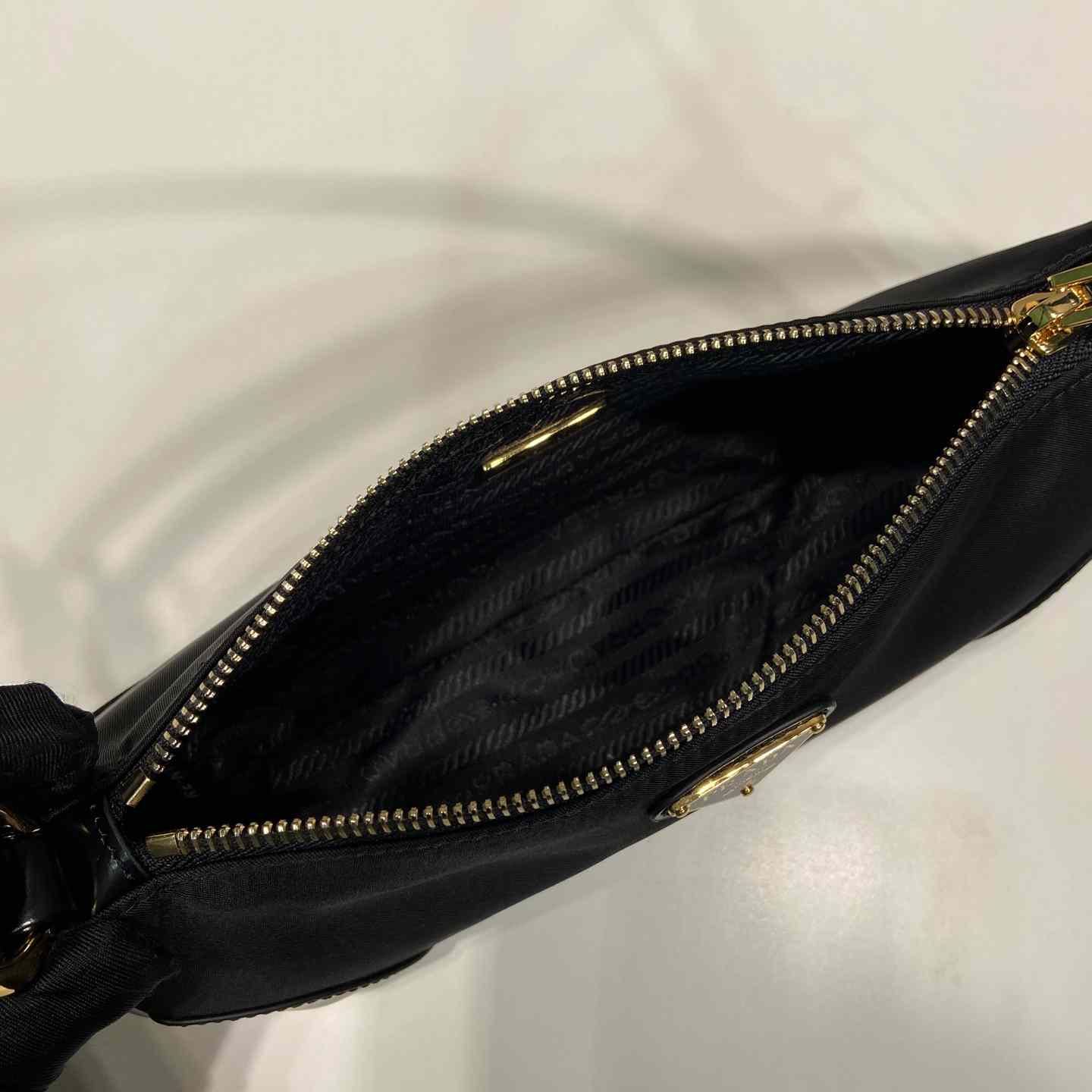 Prada Re-Edition 2002 Re-Nylon And Brushed Leather Shoulder Bag - EUR FASHION