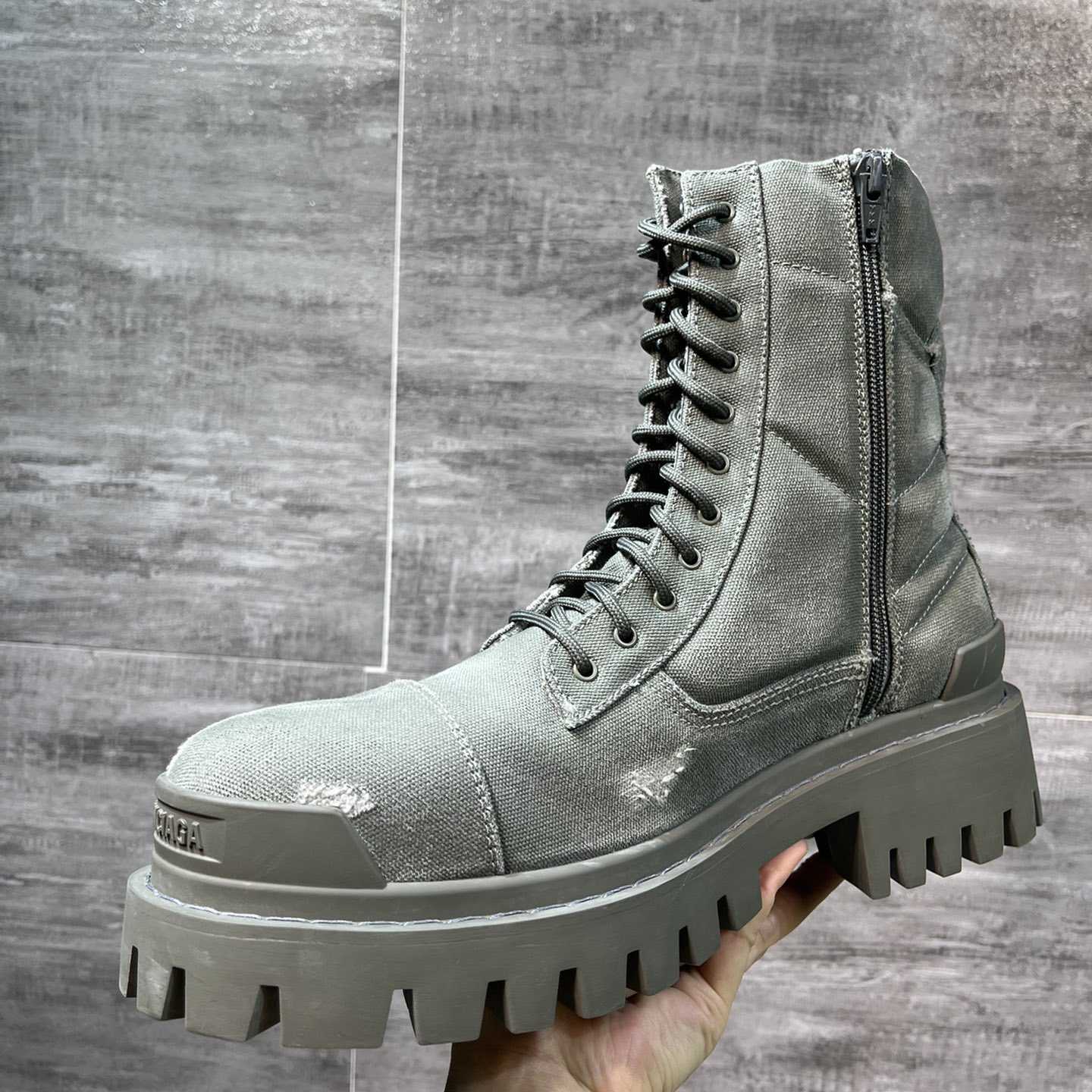 Balenciaga Men's Combat Strike 20mm Boot - EUR FASHION