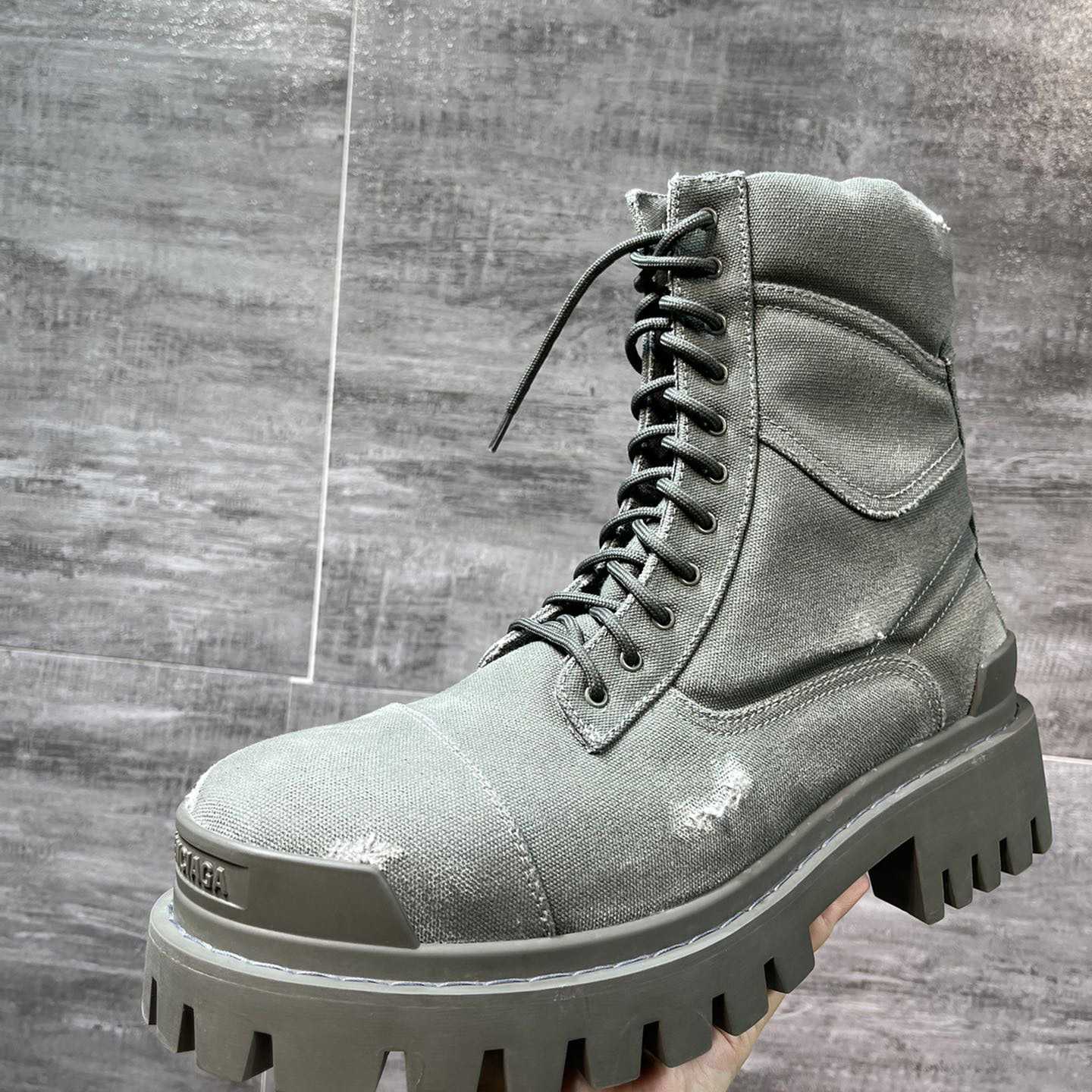 Balenciaga Men's Combat Strike 20mm Boot - EUR FASHION