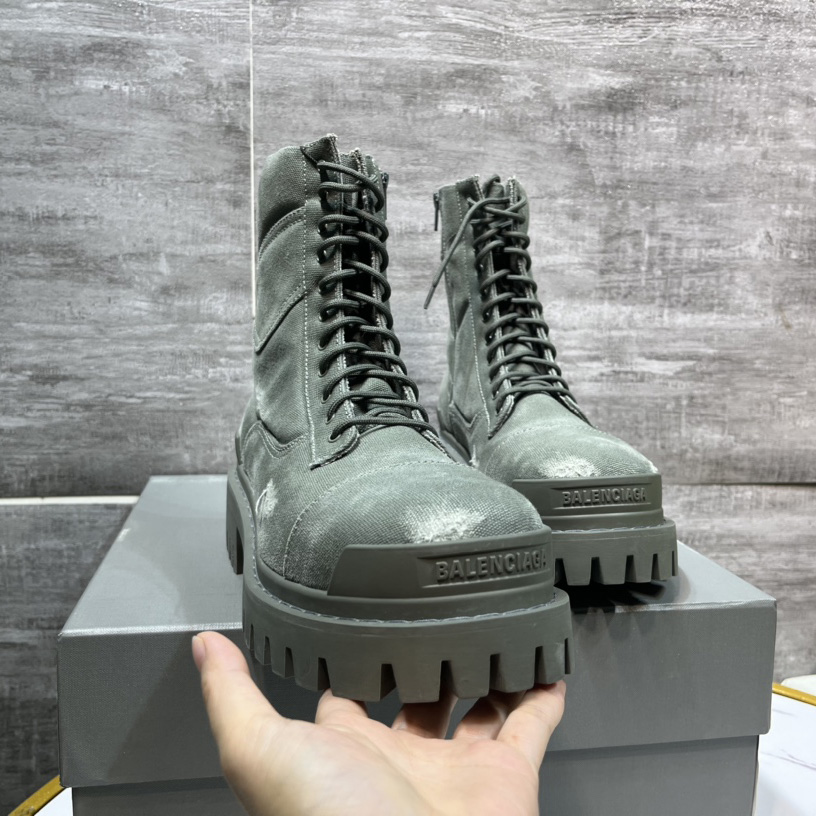 Balenciaga Men's Combat Strike 20mm Boot - EUR FASHION