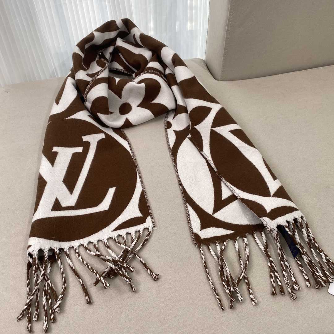 Louis Vuitton LV Medallion Scarf - EUR FASHION