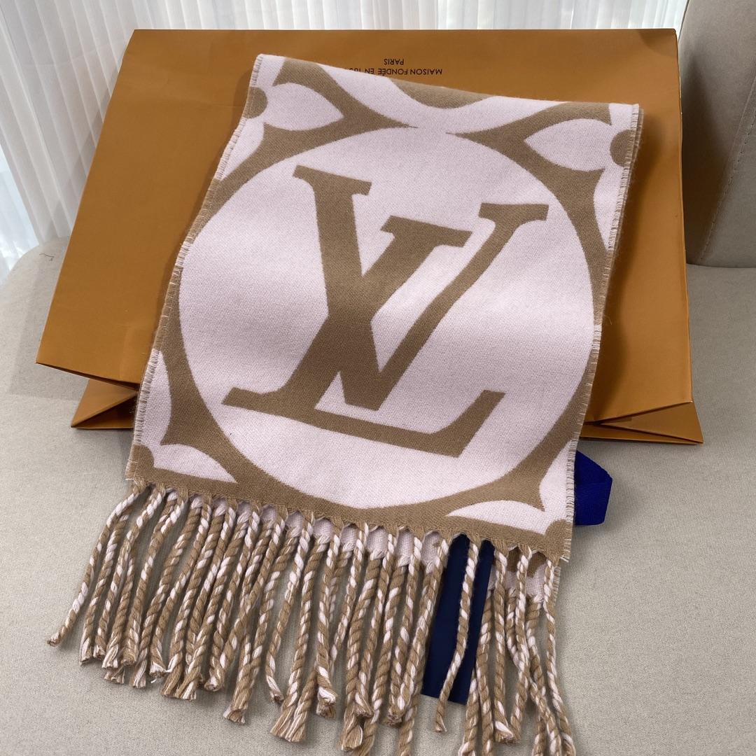 Louis Vuitton LV Medallion Scarf - EUR FASHION