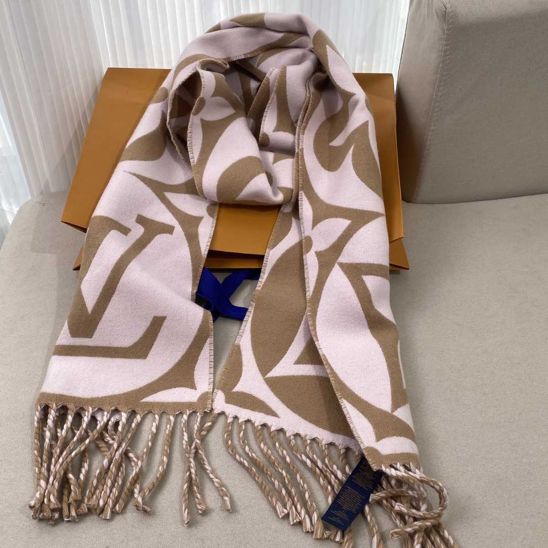 Louis Vuitton LV Medallion Scarf - EUR FASHION