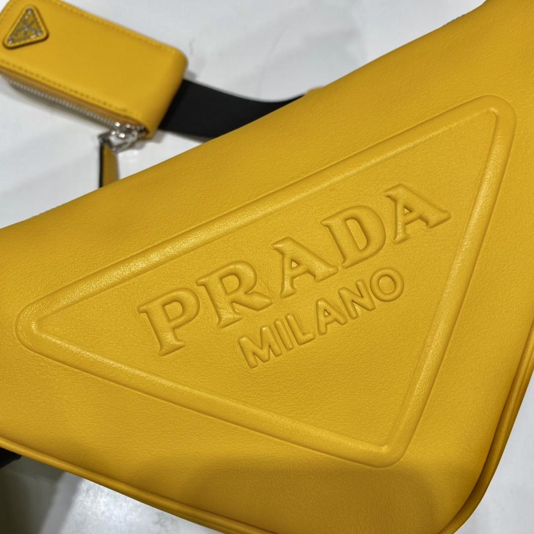 Prada Triangle Bag (26-14-12cm) - EUR FASHION