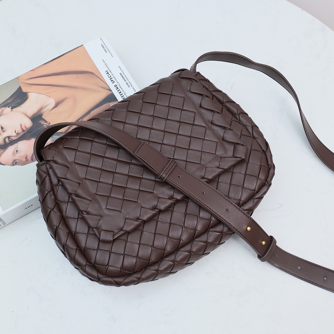 Bottega Veneta Small Cobble Messenger - EUR FASHION