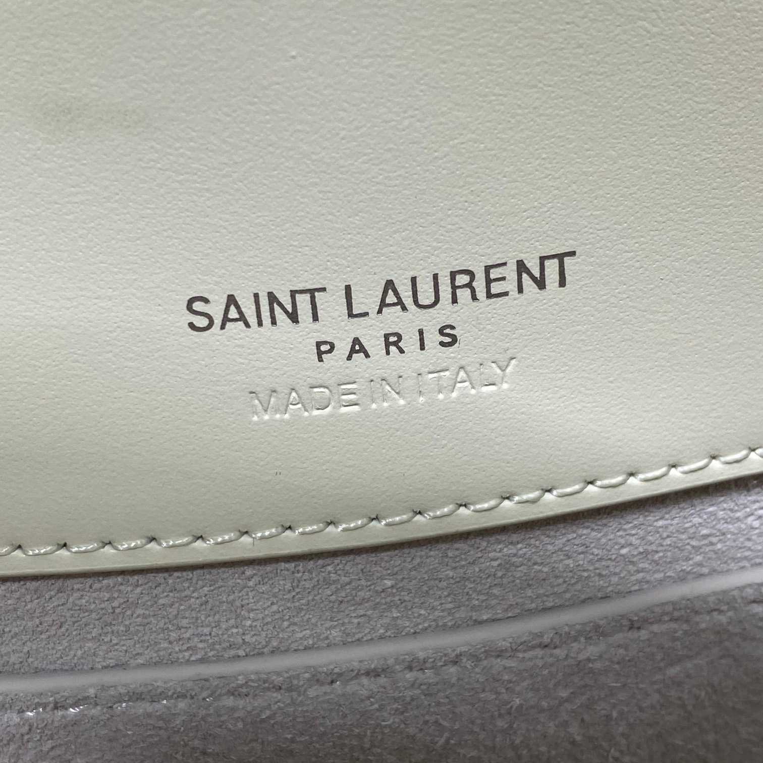 Saint Laurent Le 37 Small In Shiny Leather - EUR FASHION