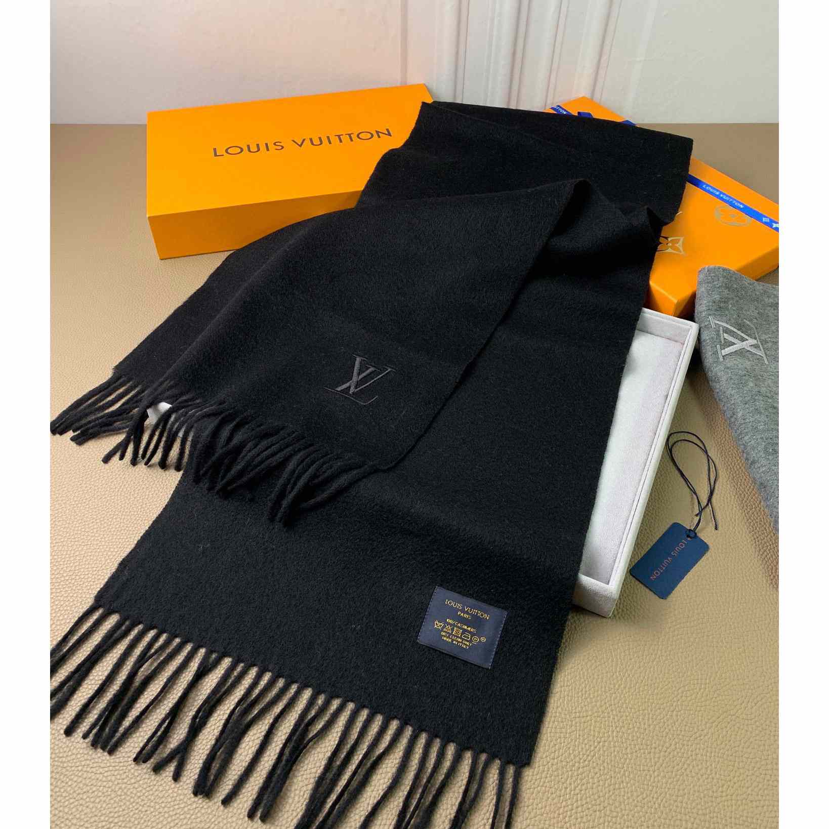 Louis Vuitton Jhelam Scarf - EUR FASHION