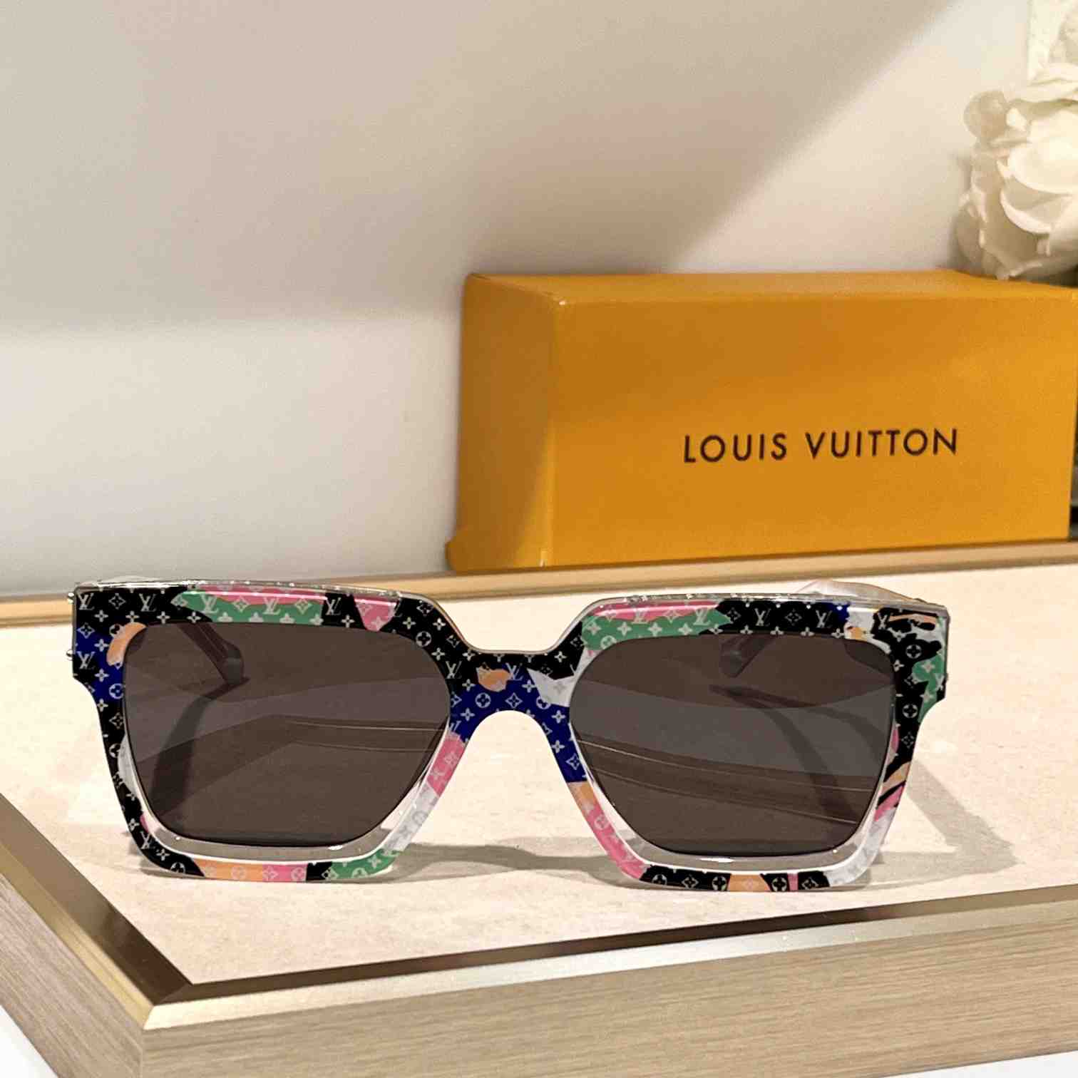 Louis Vuitton 1.1 Millionaires Square Sunglasses  LV96006 - EUR FASHION