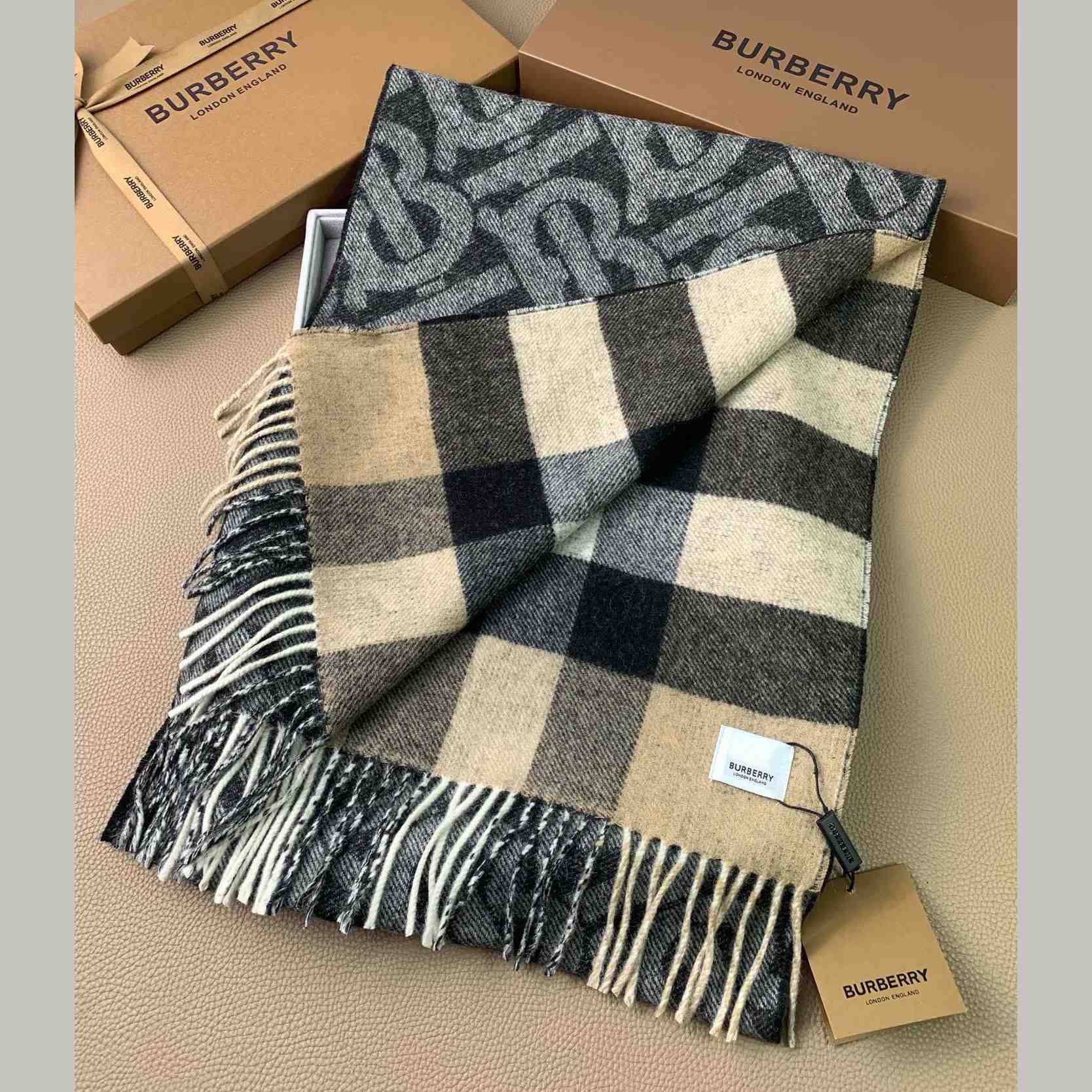 Burberry Check Cashmere Reversible Scarf - EUR FASHION