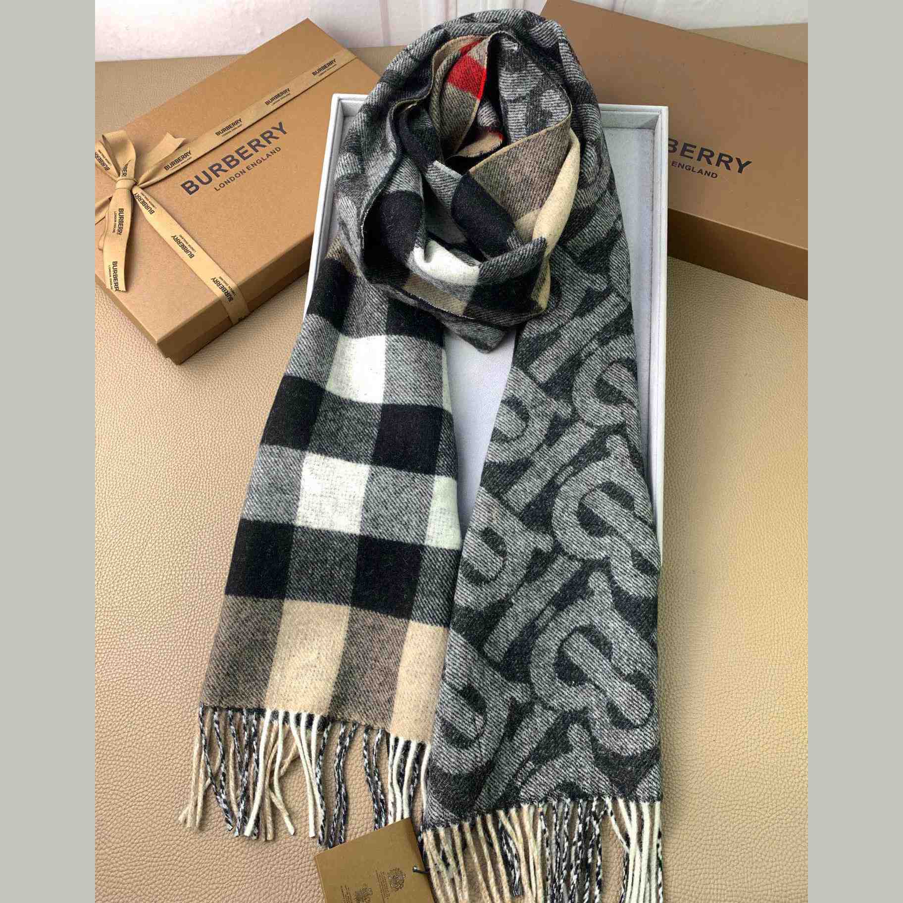 Burberry Check Cashmere Reversible Scarf - EUR FASHION