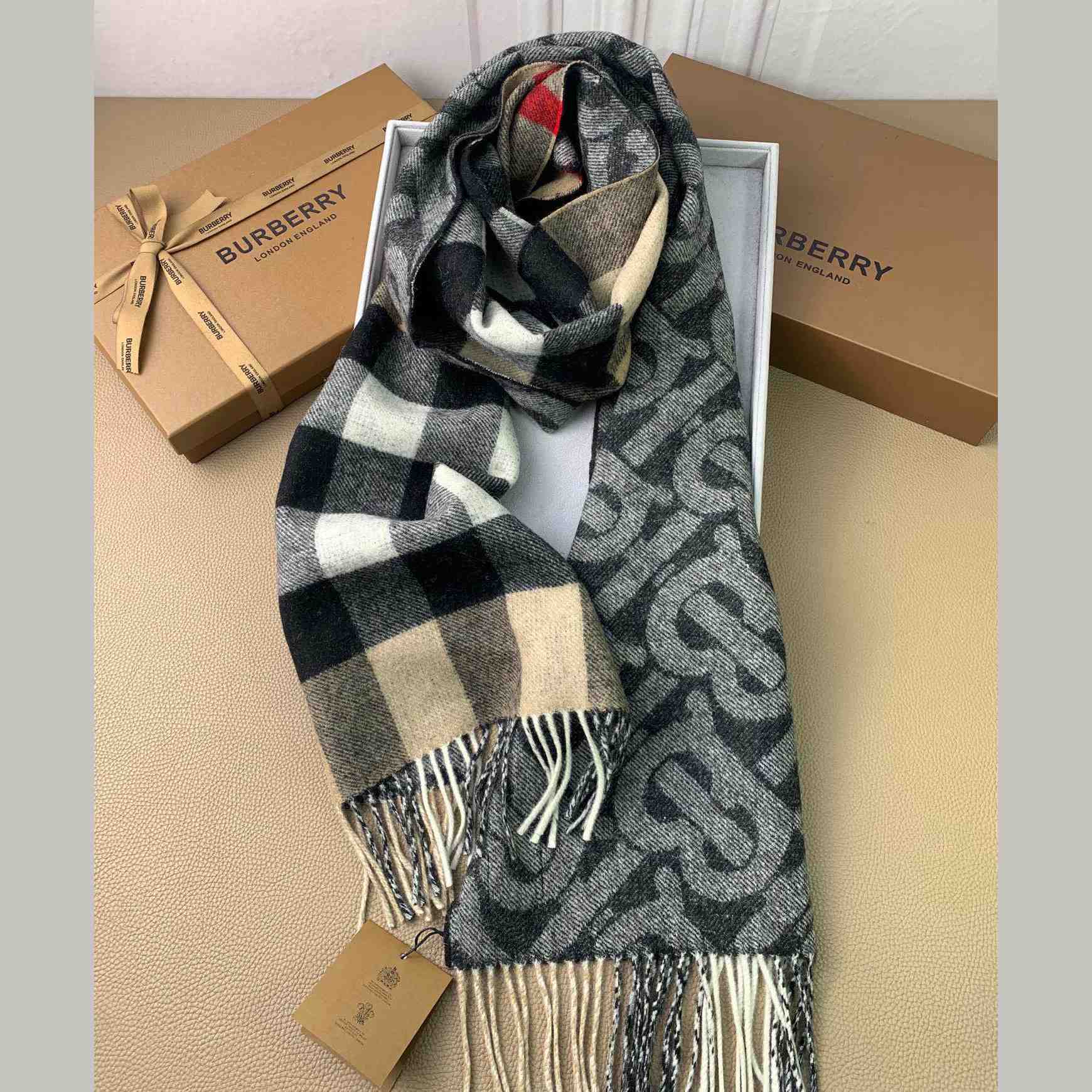 Burberry Check Cashmere Reversible Scarf - EUR FASHION