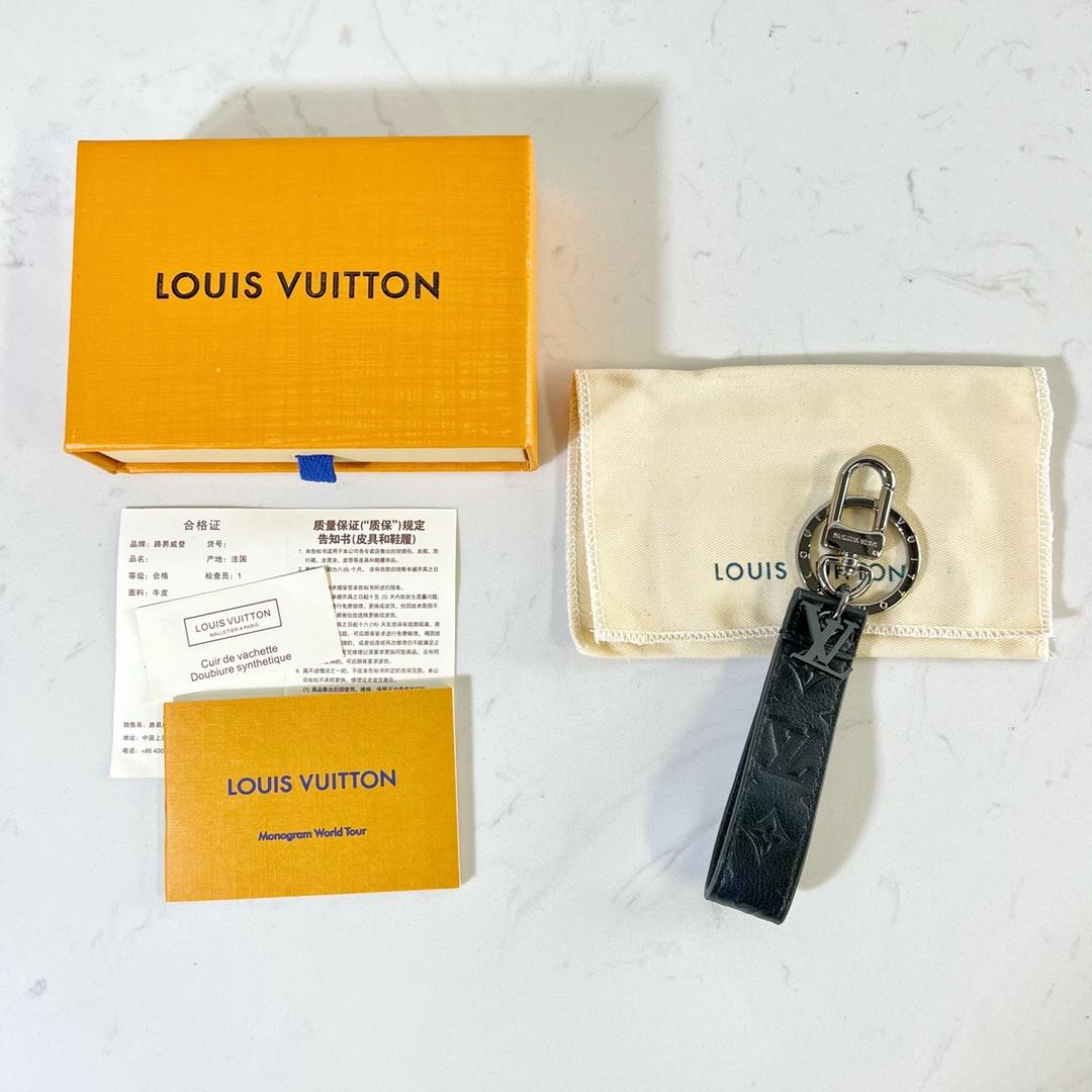 Louis Vuitton LV Shadow Dragonne Key Holder And Bag Charm - EUR FASHION