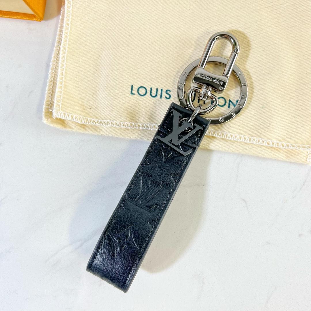 Louis Vuitton LV Shadow Dragonne Key Holder And Bag Charm - EUR FASHION