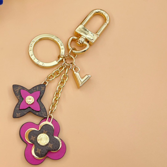 Louis Vuitton Blooming Flowers Bag Charm and Key Holder   M63084 - EUR FASHION