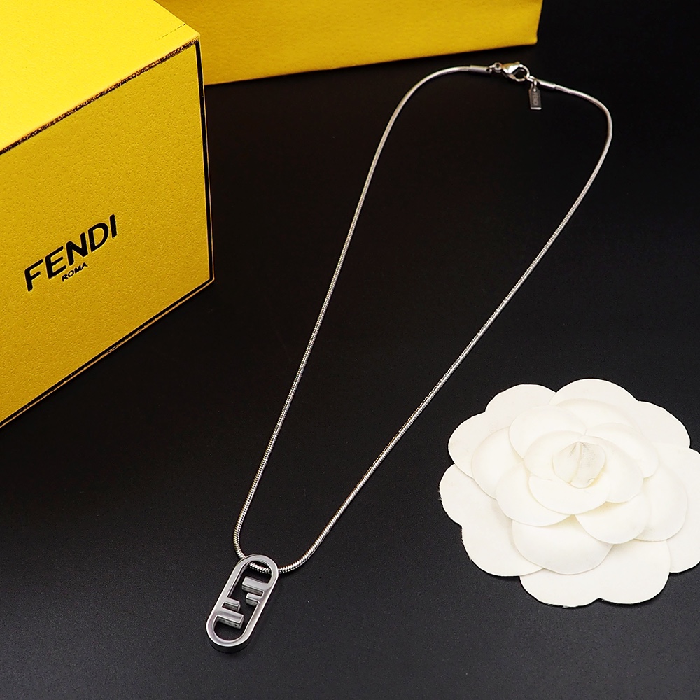 Fendi O’Lock Necklace - EUR FASHION