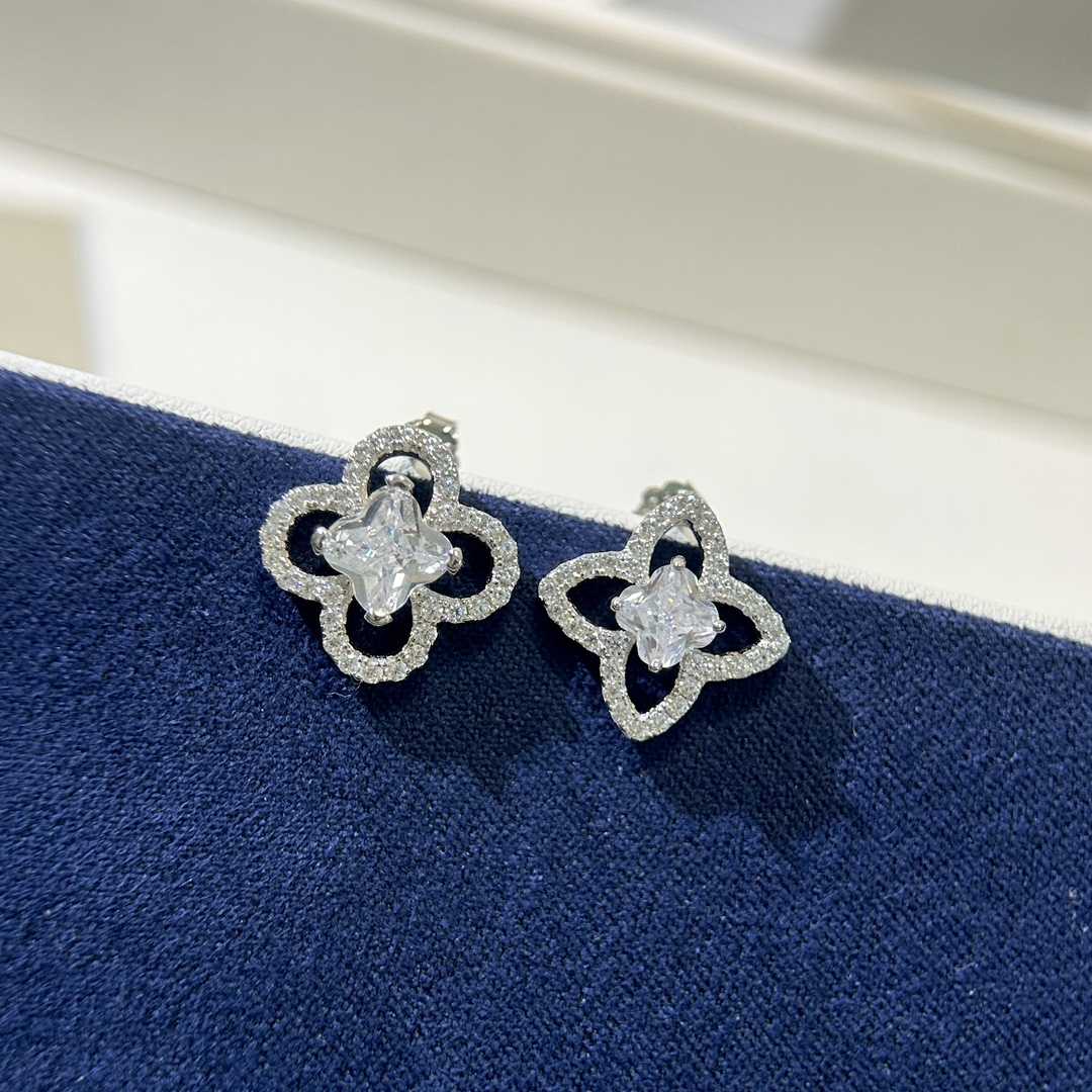 Louis Vuitton Monogram Earrings - EUR FASHION