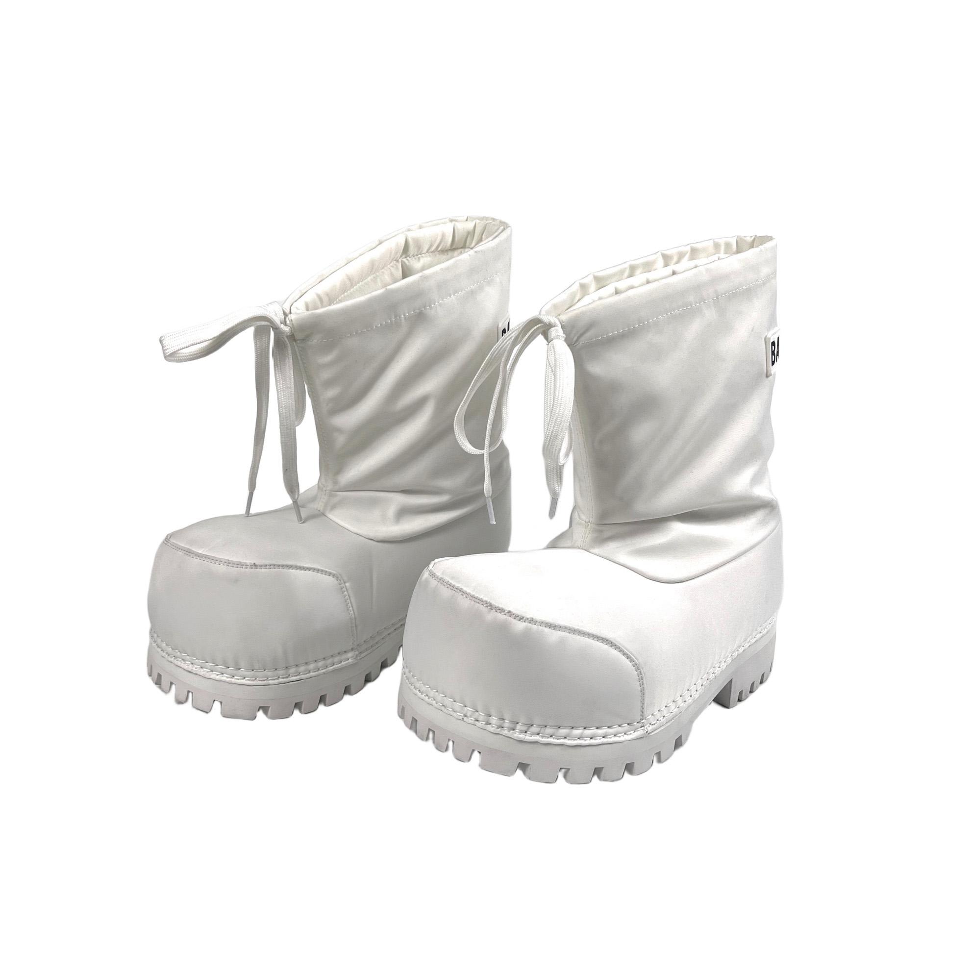 Balenciaga Alaska Low Boot In White Nylon - EUR FASHION