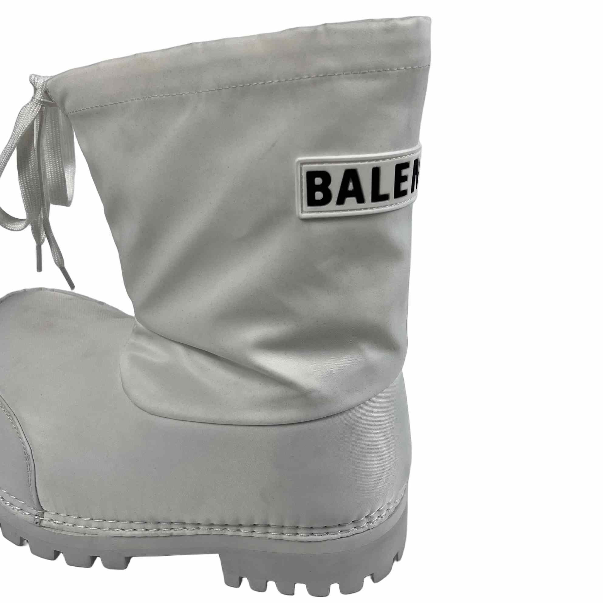 Balenciaga Alaska Low Boot In White Nylon - EUR FASHION