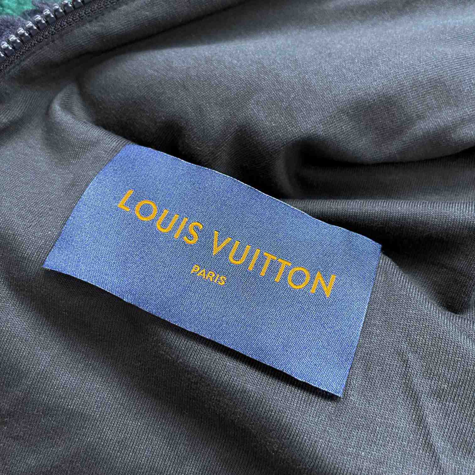 Louis Vuitton Monogram Camo Fleece Blouson     1AATYR - EUR FASHION