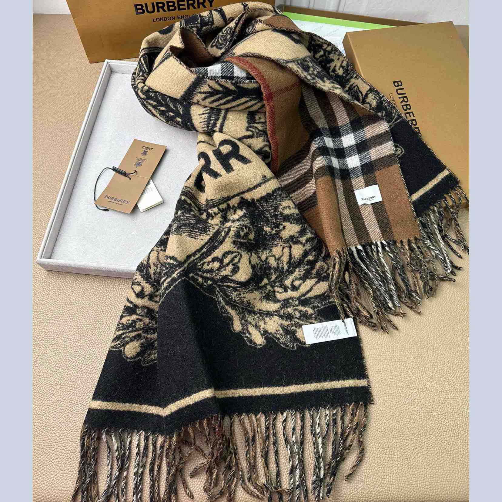 Burberry EKD Cashmere Reversible Scarf - EUR FASHION