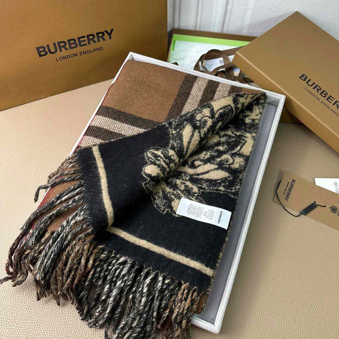 Burberry EKD Cashmere Reversible Scarf - EUR FASHION