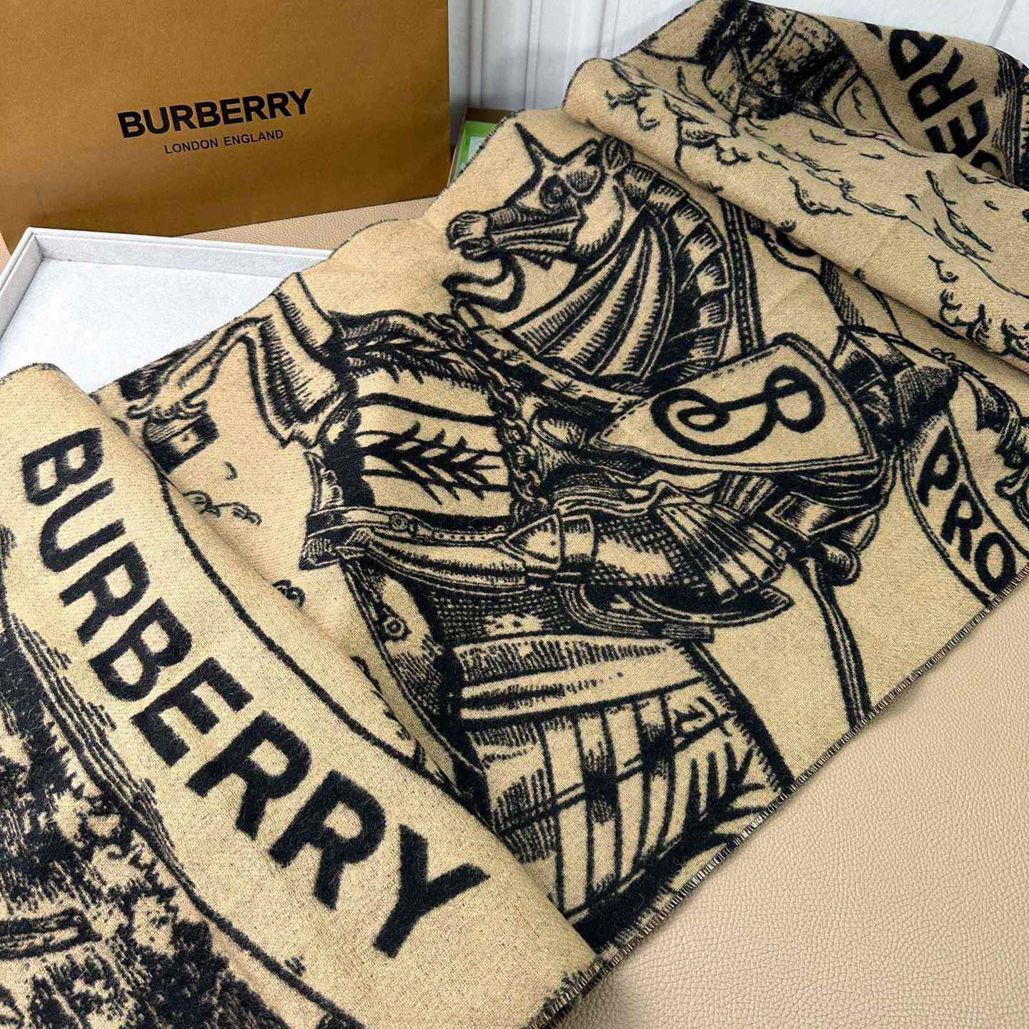 Burberry EKD Cashmere Reversible Scarf - EUR FASHION