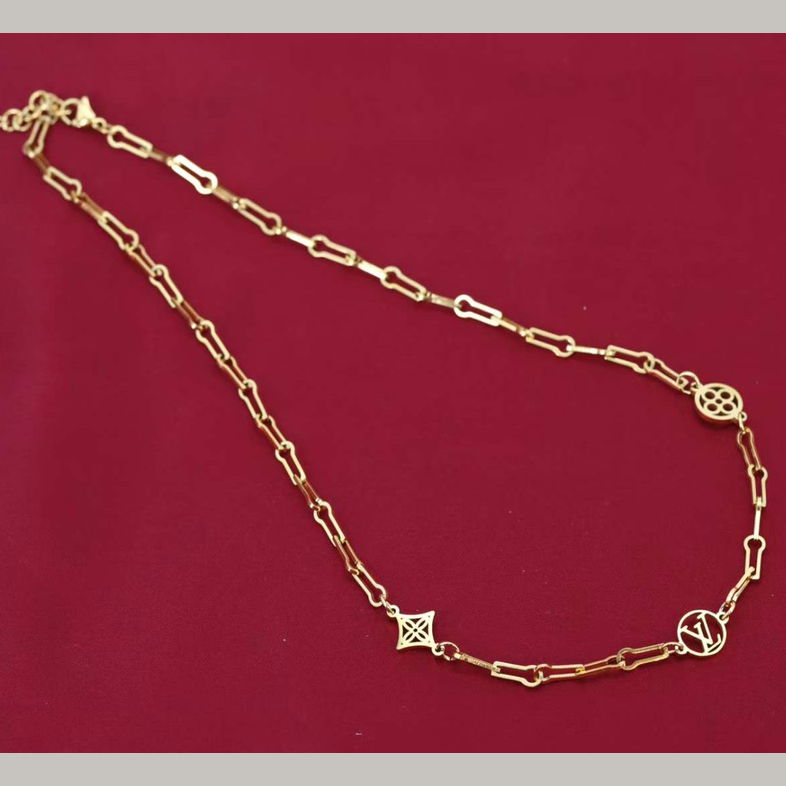 Louis Vuitton Necklace - EUR FASHION