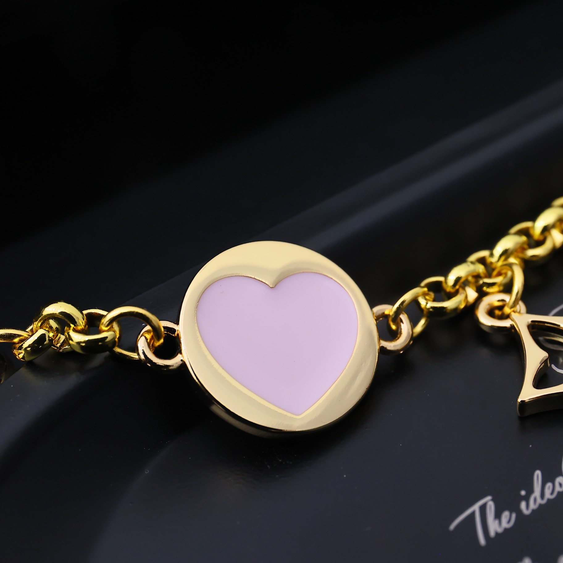 Louis Vuitton LV Iconic Heart Bag Charm    M01421 - EUR FASHION