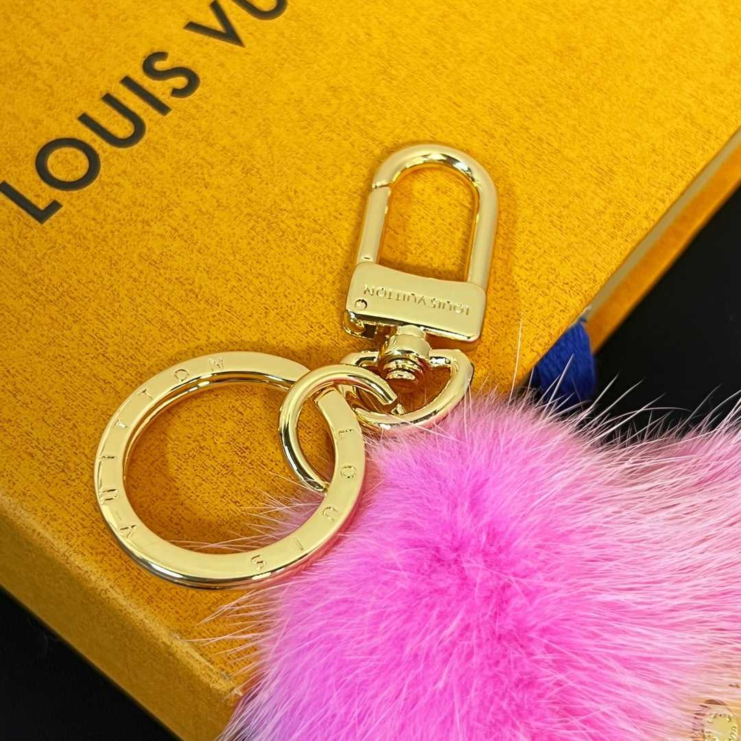 Louis Vuitto Vivienne Fur Key Holder   M01447 - EUR FASHION