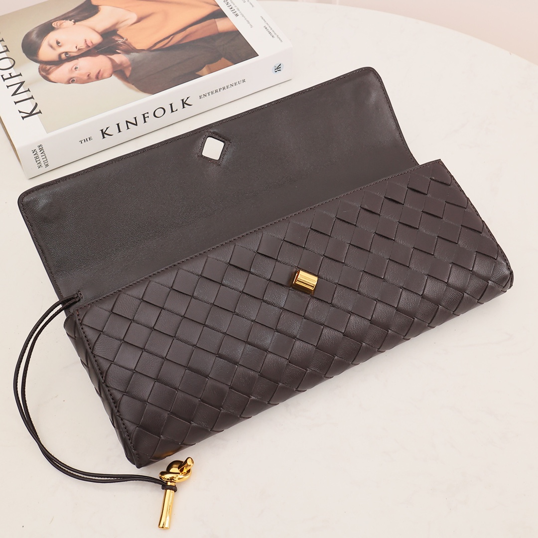 Bottega Veneta Long Clutch Andiamo With Handle - EUR FASHION