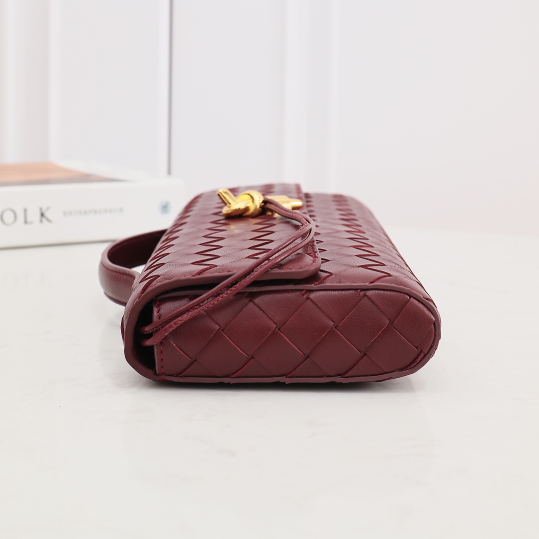 Bottega Veneta Long Clutch Andiamo With Handle - EUR FASHION