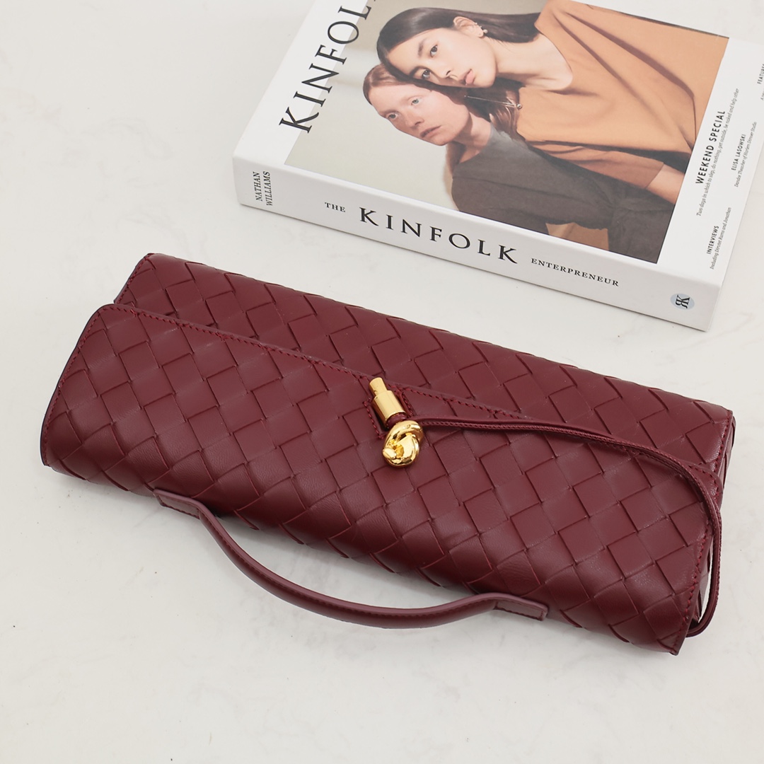 Bottega Veneta Long Clutch Andiamo With Handle - EUR FASHION