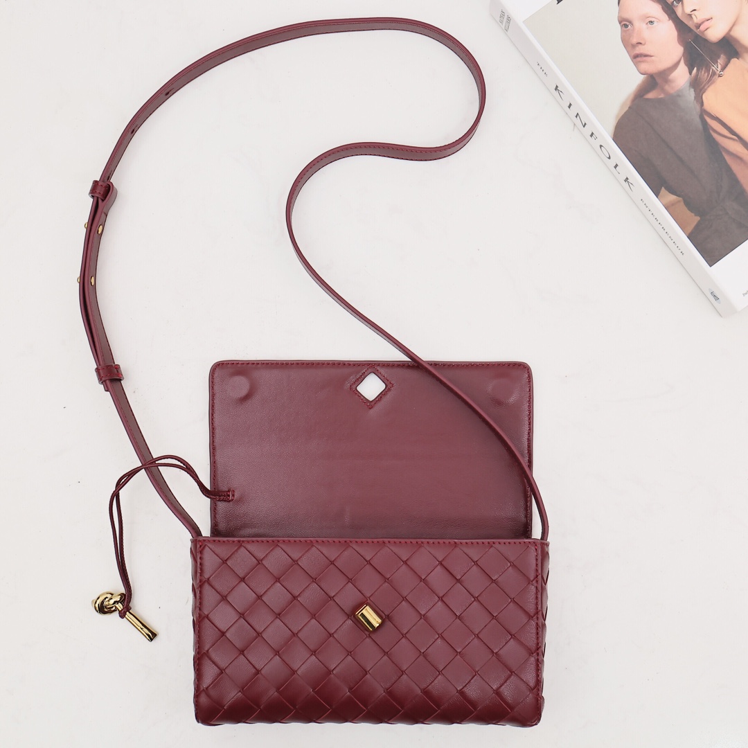 Bottega Veneta Mini Andiamo Cross-Body Bag - EUR FASHION