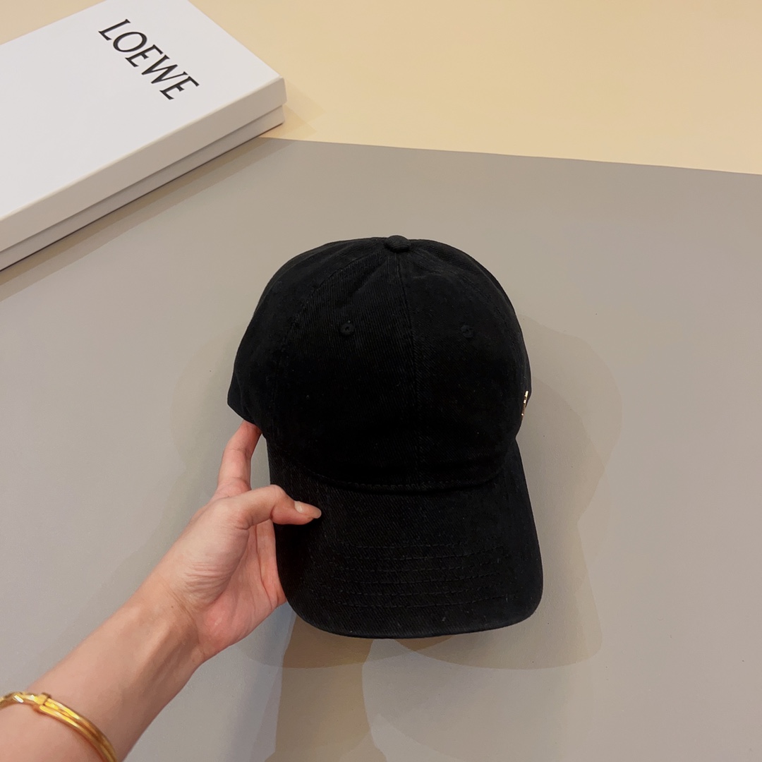 Saint Laurent Cap - EUR FASHION