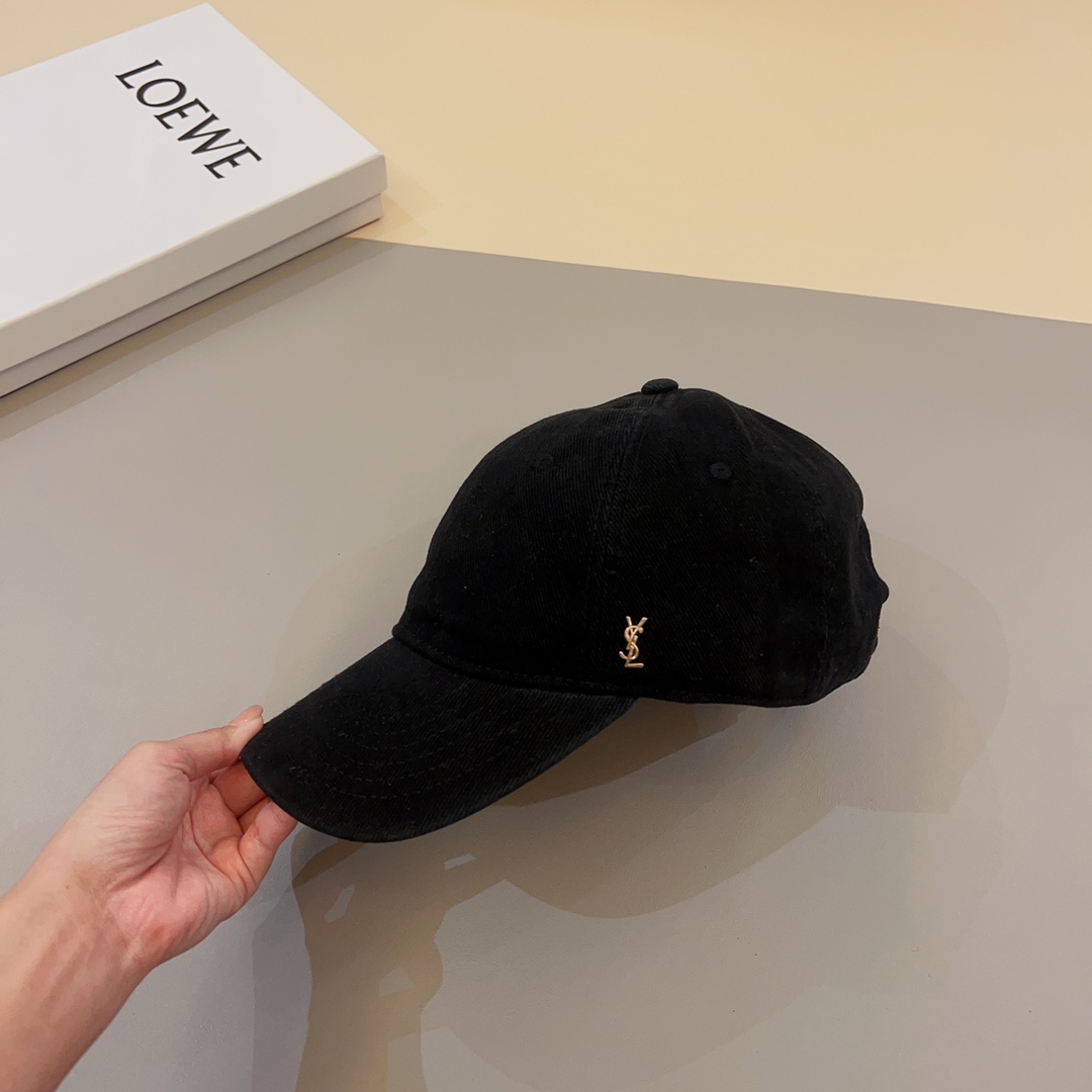 Saint Laurent Cap - EUR FASHION