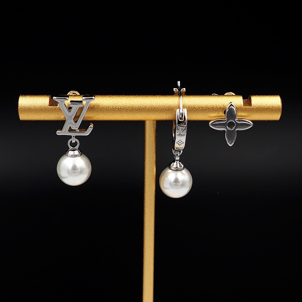 Louis Vuitton Monogram Pearls Earrings - EUR FASHION