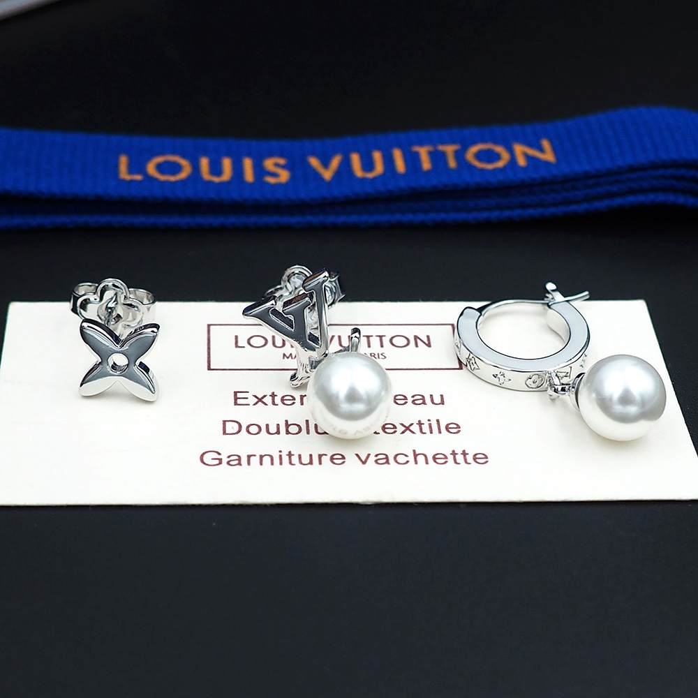 Louis Vuitton Monogram Pearls Earrings - EUR FASHION