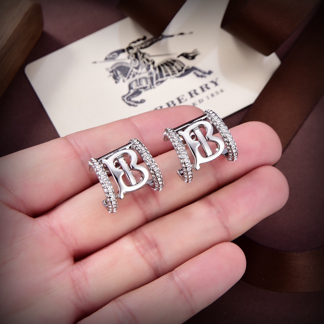 Burberry Logo Crystal Embellished Earrings - EUR FASHION