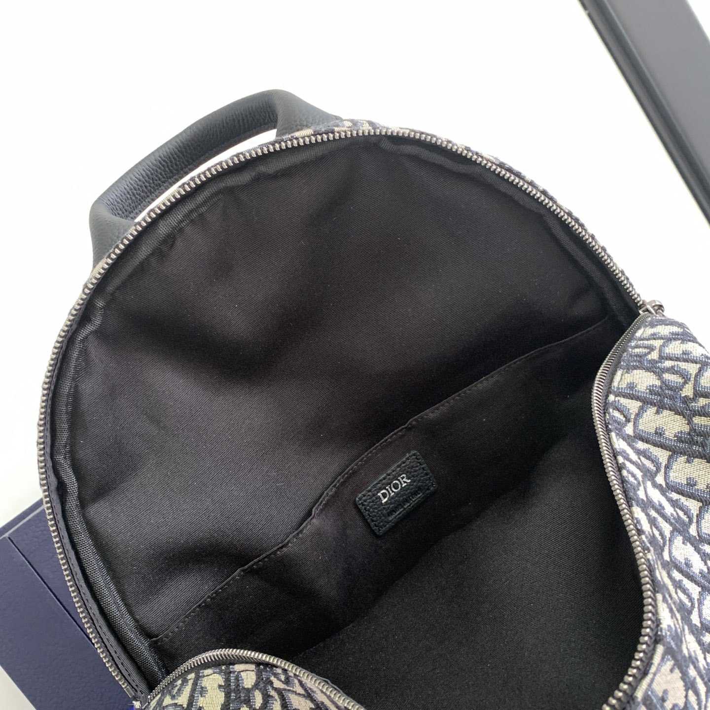 Dior 8 Backpack - EUR FASHION